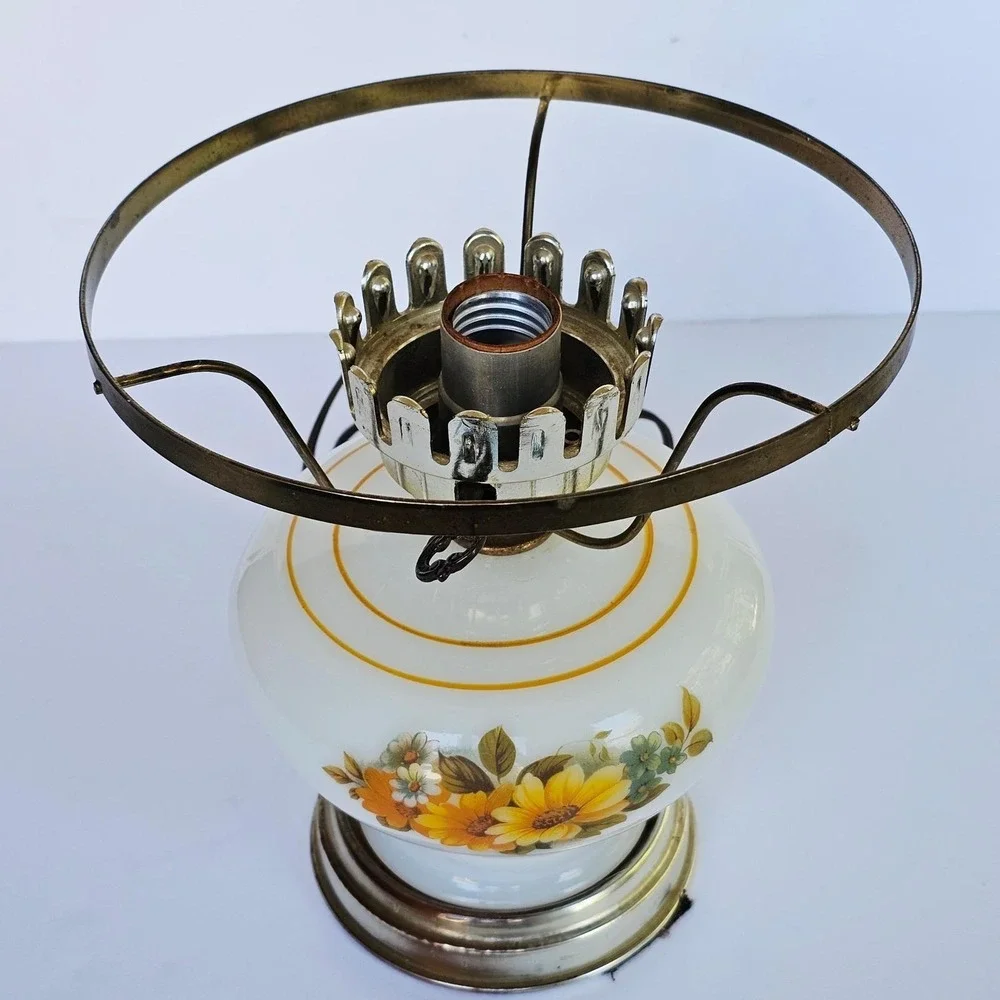 Vintage GWTW Hurricane Parlor Lamp Milk Glass Yellow Daisies Flowers Gold 1560